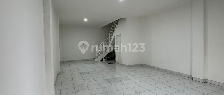 City Center Shop House Already Renovated, Affordable Price 1