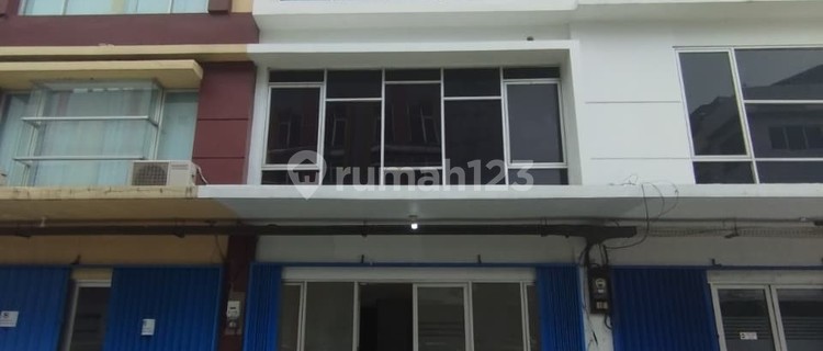 3-Story Shop House Near Bekasi City Toll Road 1