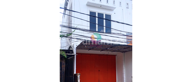 Neat Shop House Ready to Use in the Most Crowded & Strategic Location 1