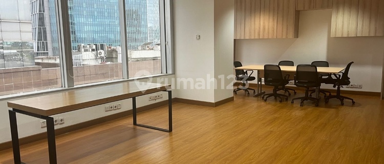 Disewakan Office Sudirman Luas 300m Siap Pakai 1