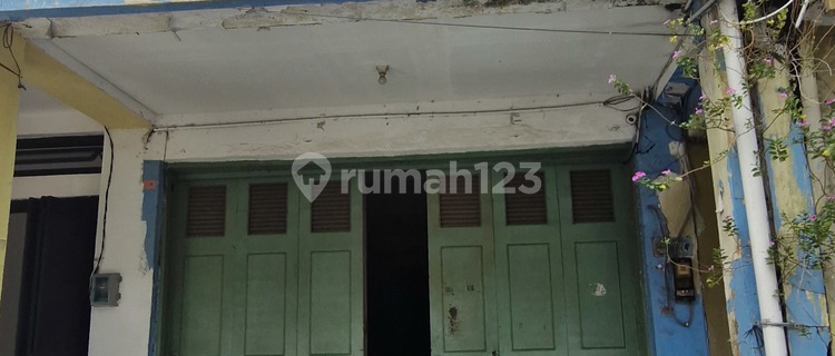 Shop House on Jl. Pecinan, Lemahwungkuk, Lemahwungkuk, Cirebon City, West Java, Indonesia, 45111, Cirebon City 100.0 m² Semi Furnished Freehold Certificate 1