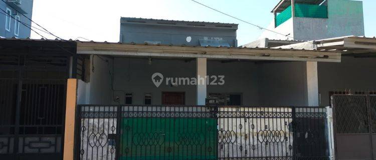 Rumah disewakan 1,5 Lantai Dekat Bandara di Duta Bandara Permai, Tangerang 1