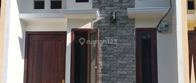 Pacar Kembang Rumah Tengah Kota  1