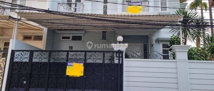 Rumah Minimalis 2lantai Masih Baru 1