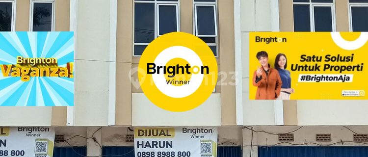 Ready-to-Use 3-Story Shop House, Spacious Parking, Roadside Location, Near Opi. 1