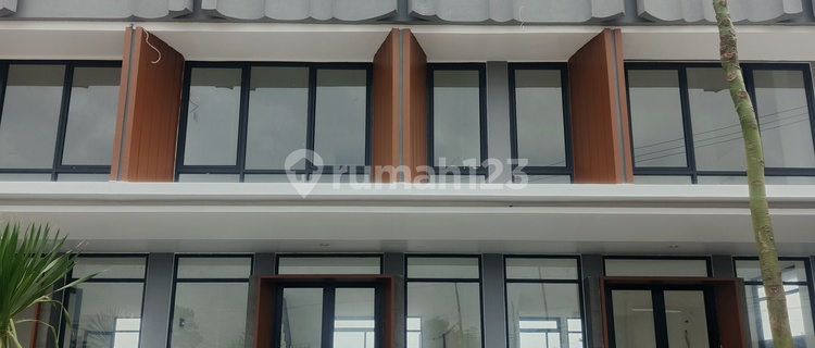 Ready-to-Use 2-Story Shop House with Spacious Parking on the Side of Ulu Road, Palembang 1