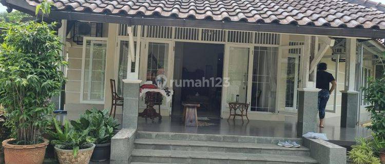 Dijual Rumah Villa Berhalaman Luas Di Tengah Kota Bogor  Rumah 1