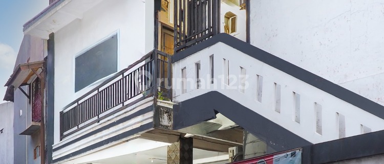 Strategic Location Boarding House in Depok Area Near Campus 1