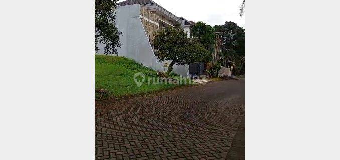 Dijual Villa, Bagus dan Lokasi Strategis, Puncak Tidar, Malang 1