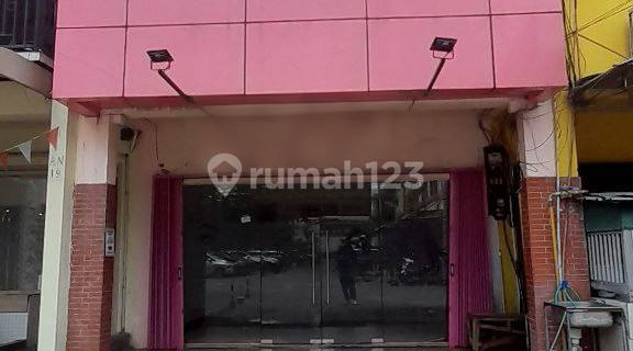 Ready-to-Use Shophouse in Kemang Pratama – Prime Location, Best Price! 1