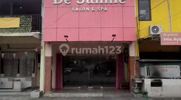 Rare Opportunity! 3-Story Shop House LT 5X20 in Kemang Pratama - Perfect for Salon/Clinic/Office 1