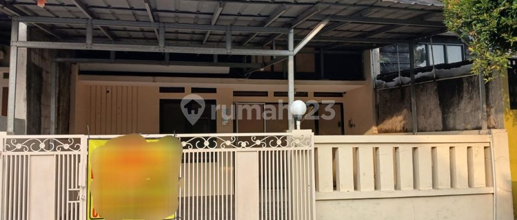 Well-Maintained Flood-Free House in Metropolitan Housing – 2 Bedrooms, Full Canopy, Negotiable Price! 1