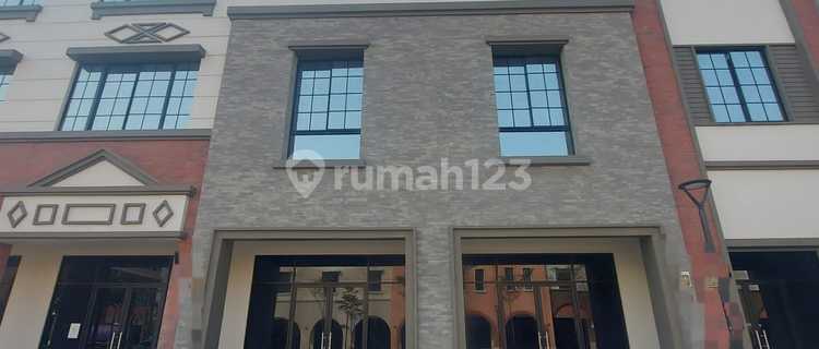 For Rent: Osaka Riverview Shop House Size 4.5x15 M, Facing Inward, Affordable 1
