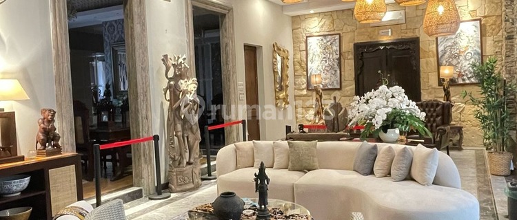 Dijual Rumah Konsep Villa Bali Uk. 11x26m2 3.5 Lantai Full Furnished Mewah 1