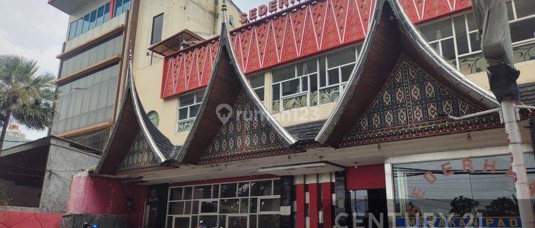 Gedung Ex Resto Pinggir Jalan Raya Di Cliedug Gb13802 1