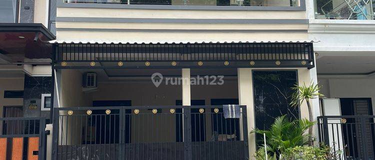 Rumah 2 Lantai Shm,sudah Renovasi,full Furnished,kondisi Baru 1