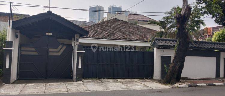 Rumah dijual melalui lelang lokasi Darmawangsa  1