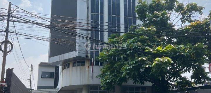 Gedung Dijual Murah Melalui Lelang Lokasi Strategis Cipulir 1