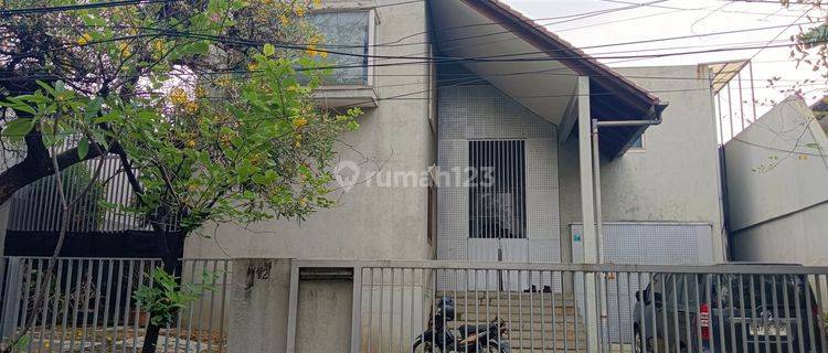 Rumah Modern Pacuan Kuda luas 520m2 1