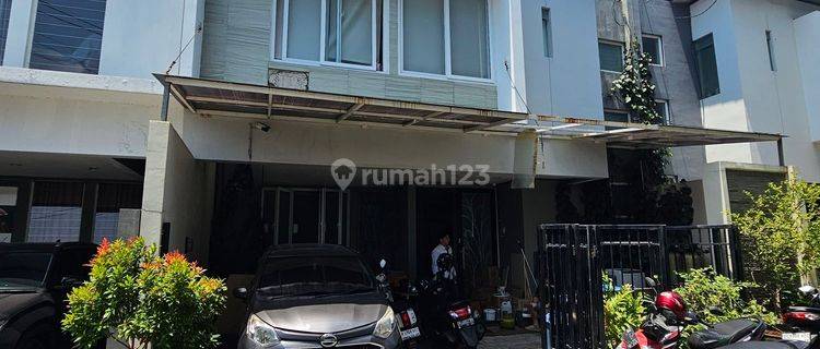 Rumah minimalis 2 lantai di kota Denpasar Barat 1