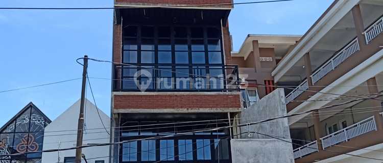 4-Story Shop House on a Very Strategic Main Road in Kuta 1