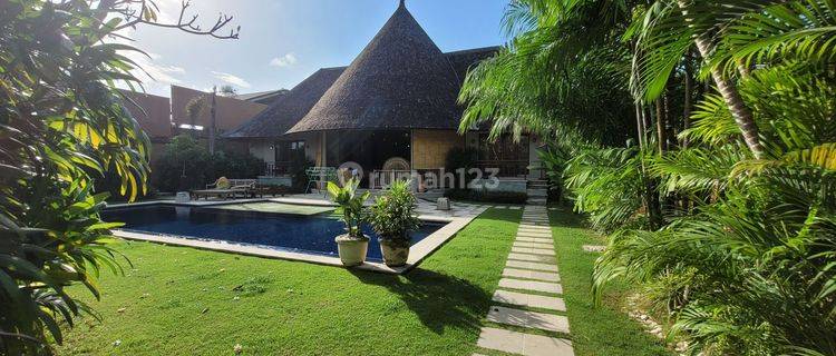 For Sale  Villa seminyak kuta  bali - Villa Lokasi : Jl. Lebaksari  1