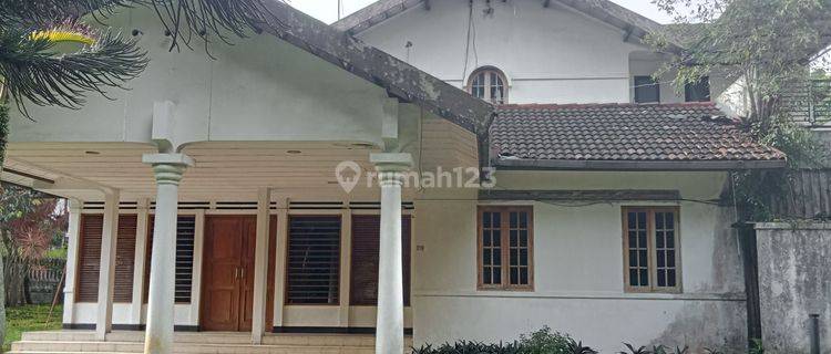 Rumah clasik satu lantai harga menarik di Ciumbuleuit  1