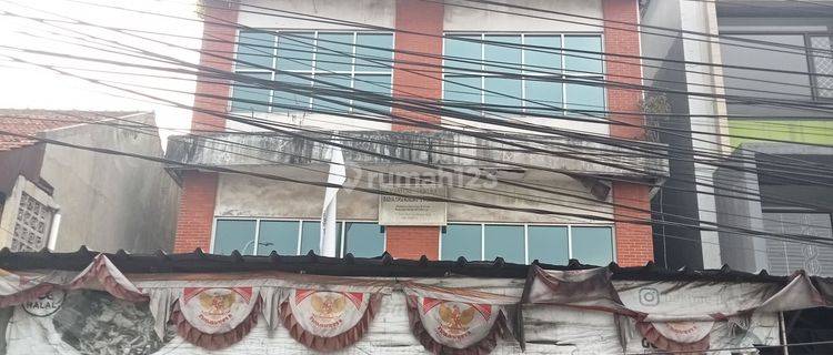 Gedung kantor 4 lantai lokasi strategis  1