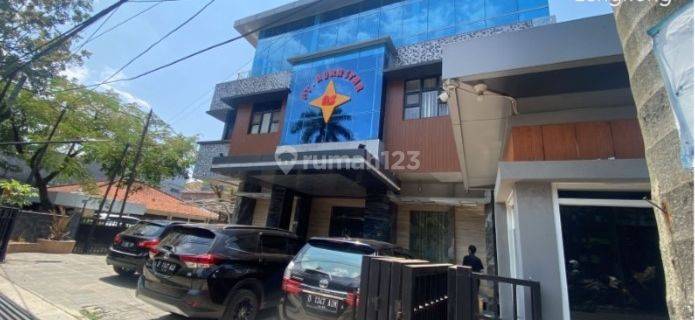 Kantor Lux 3 Lantai Bagus Terawat Lokasi Strategis di Kota Bandung 1