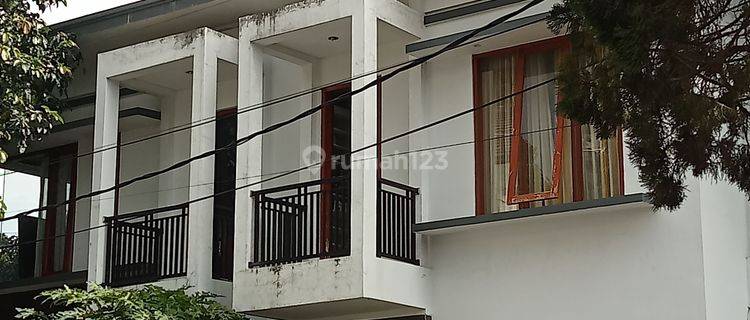 Rumah Modern 2 Lantai Lokasi Strategis Di Kota Bandung  1