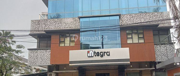 Kantor Lux 3 Lantai Bagus Terawat Lokasi Strategis di Kota Bandung 1