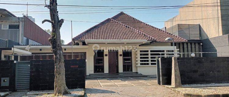 Rumah Bagus Pusat Kota di Sayap Gatot Subroto Bandung 1