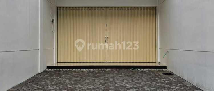 Ruko Tengah Kota - Dekat Pusat Perkantoran 1