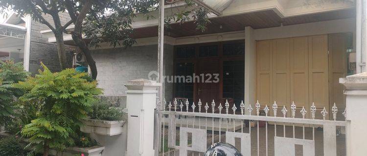 Di jual cepat rumah di komplek Dadali 1