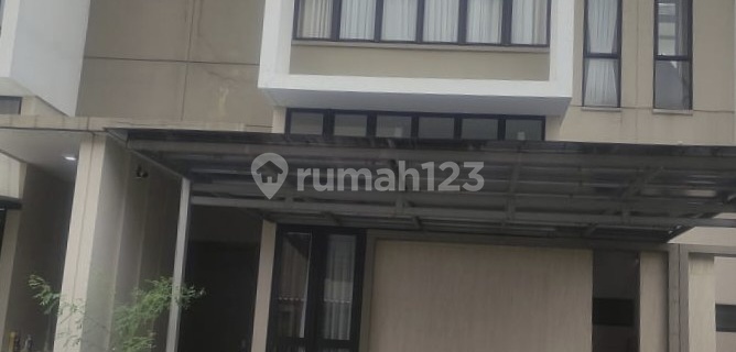 Disewa Cepat Rumah Mewah 2,5 Lantai di Asya Jgc 1