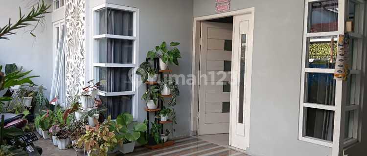 For Sale, Ready-to-Occupy House in Nata Endah Complex 1