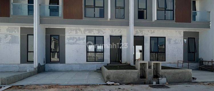 Rumah 2 Lantai Baru Unfurnished HGB di Diamond Pavilion, Batam  1