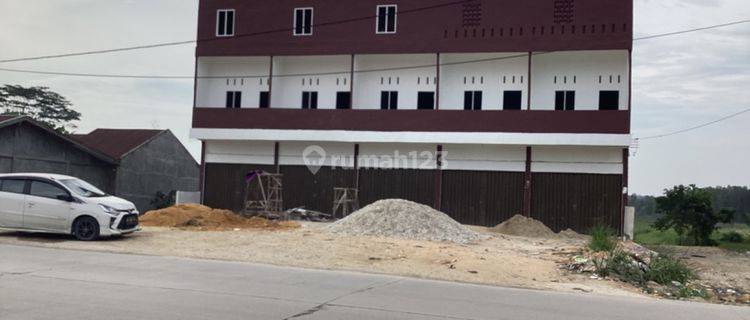 Ruko 2 Lantai Full Keramik Dijual di Jl. Lingkar Pangkalan Kerinci 1