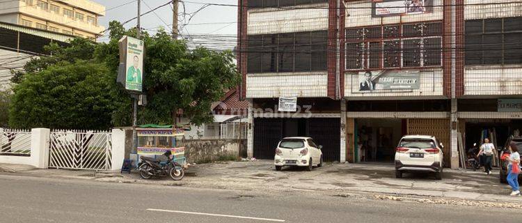 Ruko Tengah Kota Disewakan di Jl. Riau Pekanbaru 1