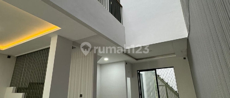 Near Pim New Ready-to-Occupy House for Sale in Pondok Indah 1