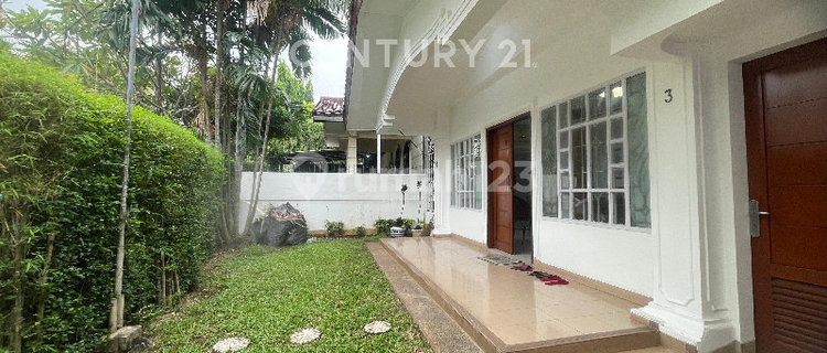 Ready-to-Occupy Pondok Indah House with Large Bedroom on the 1st Floor 1