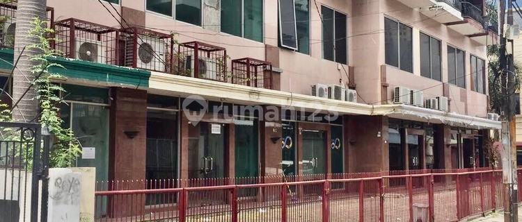 Shop House for Rent Bendungan Hilir 3 floors Strategic Location Jakarta 1