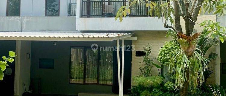 Rumah 2 lantai semi furnished di Premier Estate Jatiwarna Kota Bekasi 1