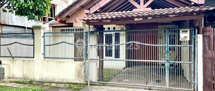 Cheap Rent Ready-to-Occupy House with Toll and Commuter Line Access 1