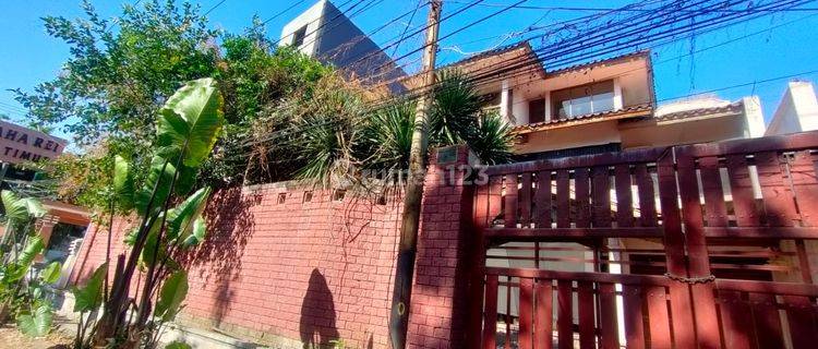 Rumah 3 Lantai Bagus SHM di Jalan Serayu Cocok Untuk Kantor 1