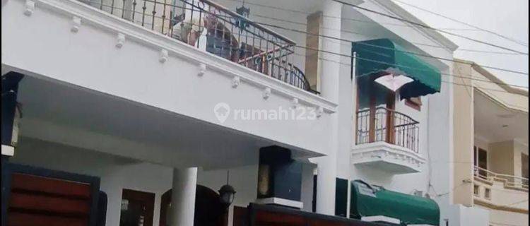 Rumah mewah di jakarta Kompleks Utama pondok bambu 2 Lantai SHM 1