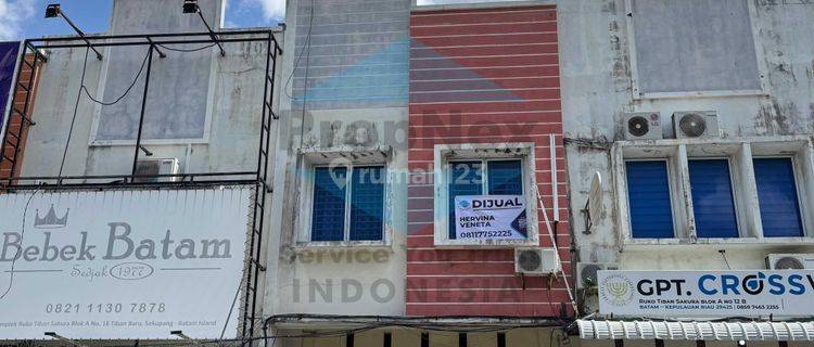 RUKO TIBAN SAKURA HADAP JALAN 1