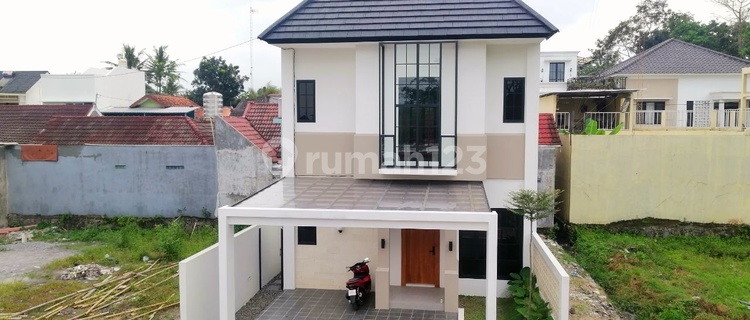 Modern 2-Story House Grand Malioboro Jogja, Tugu Yogyakarta 1
