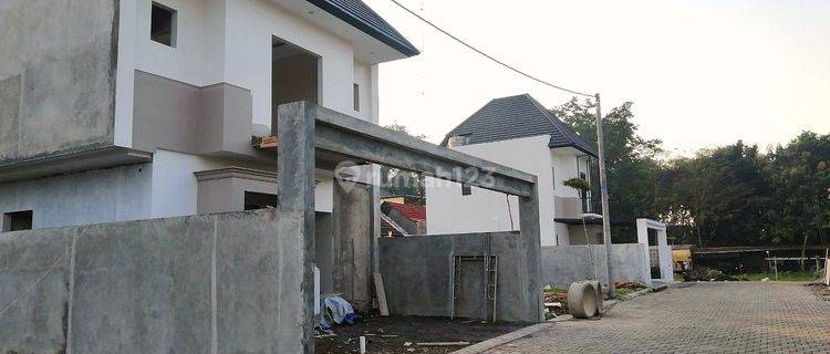 Rumah 2 Lantai Grand Str Palagan Jogja, Sleman Yogyakarta  1