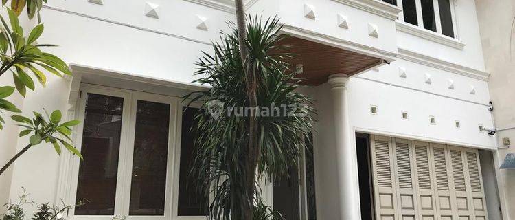 Dijual Rumah Mewah 2Lantai di Kebayoran Baru Jakarta Selatan 1